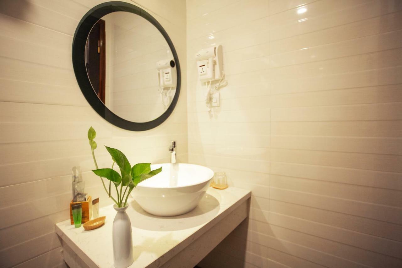 Adeline Hotel Hanoi Bagian luar foto